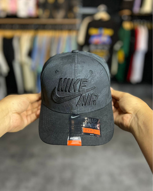 Nike Air Negra Vintage / Gorra 1.1