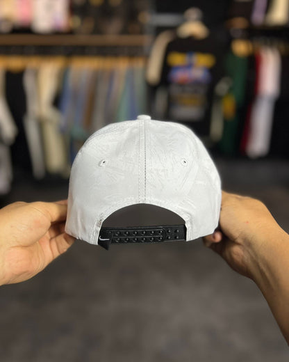 Nike Air Blanca Vintage / Gorra 1.1